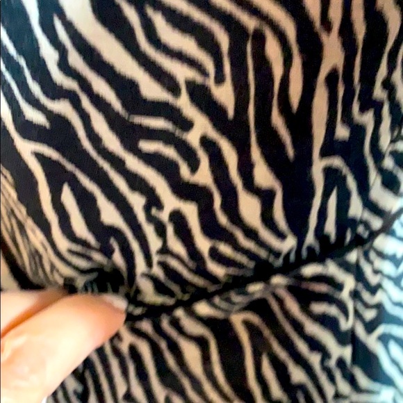 NEW H&M zebra jacket with stretchy solid black sleeve inset - Picture 5 of 14